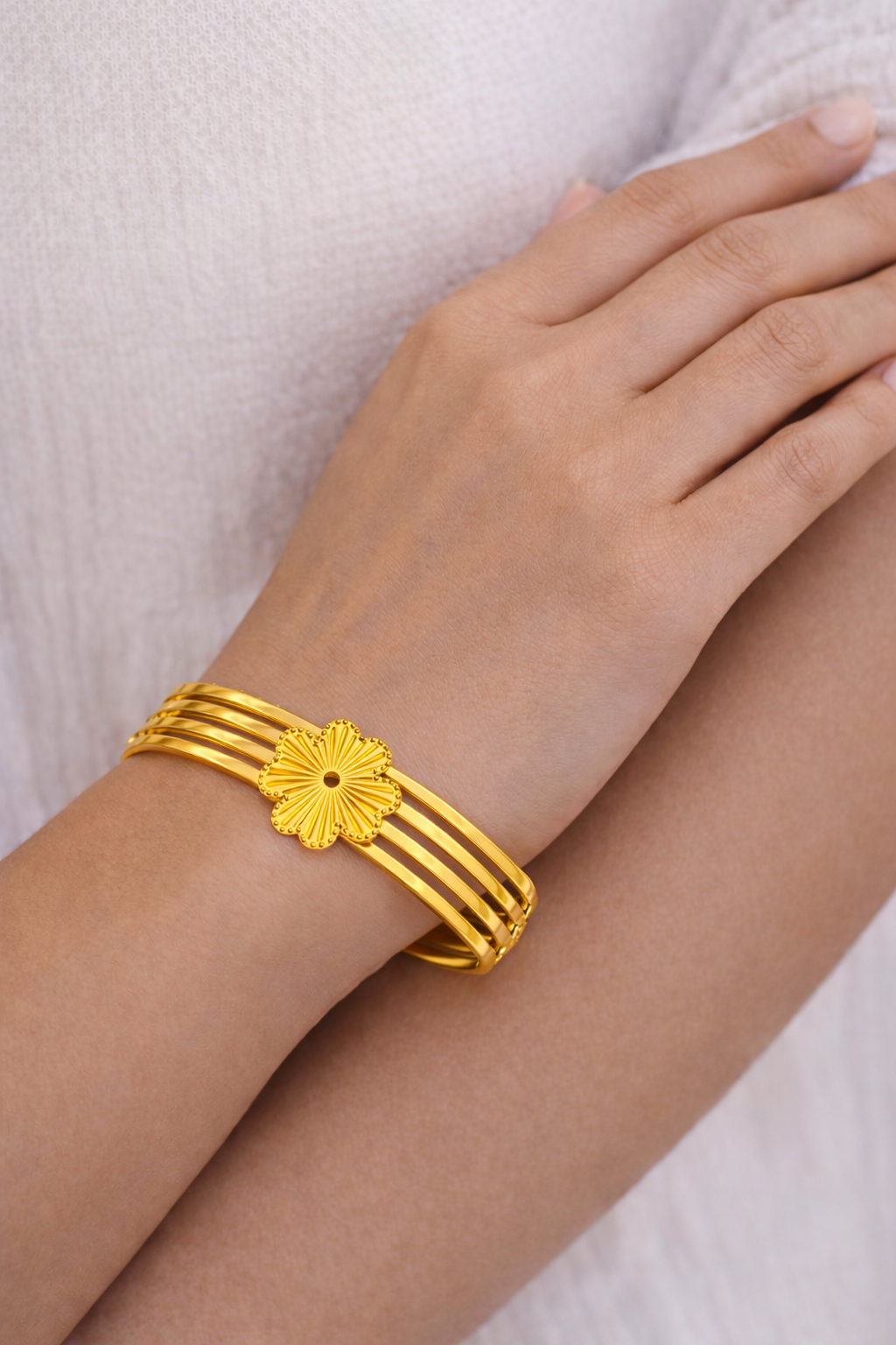 Floral Radiance Gold Bracelet