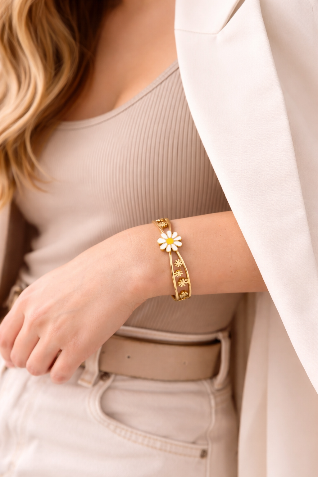 Daisy Bloom Gold Bangle