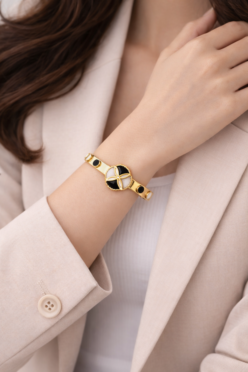 Black & White Clover Motif Gold Bangle Bracelet