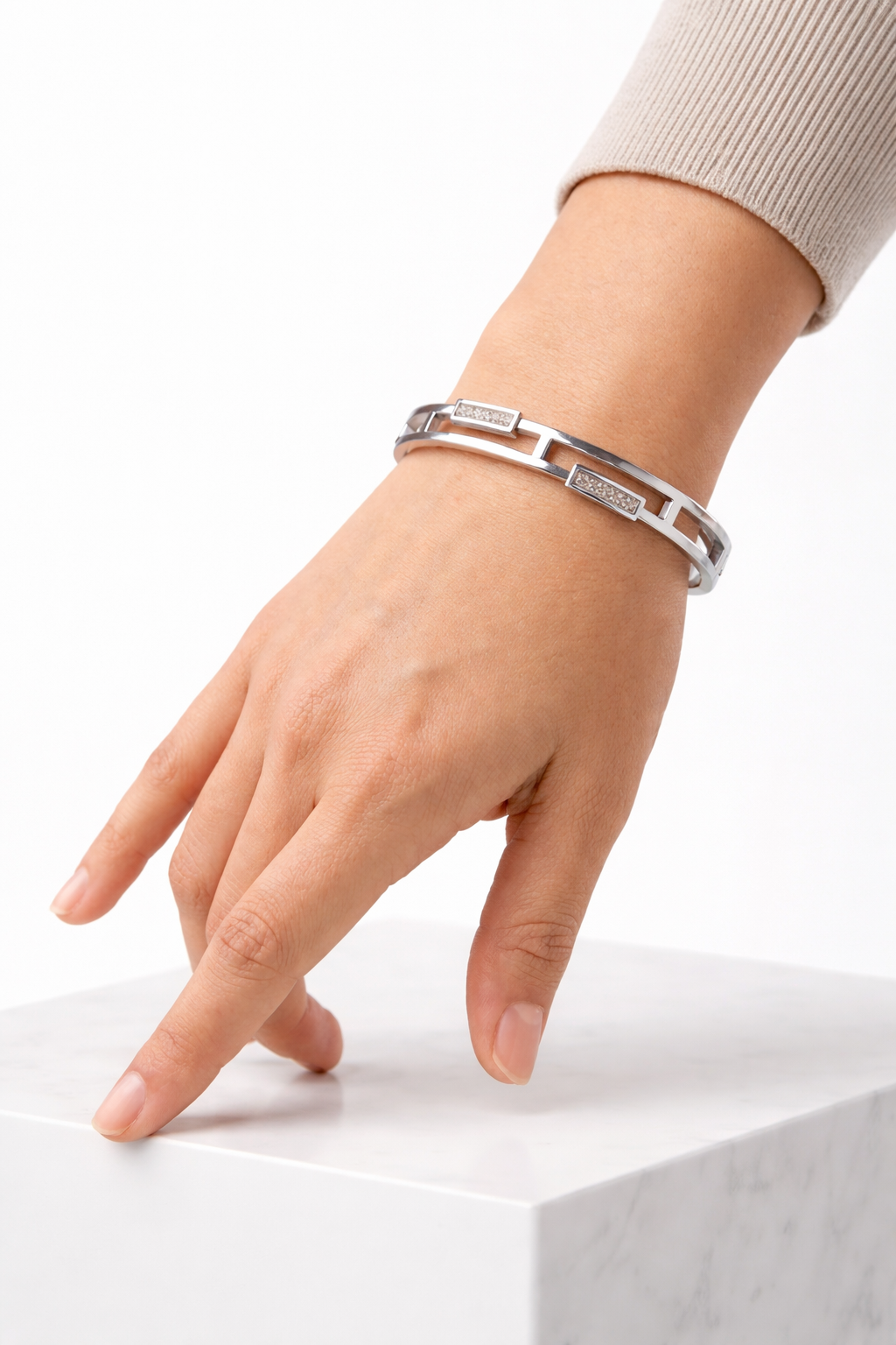 Mehrooh “Luna Link” Silver Bangle