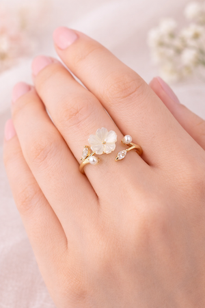 Floral Detail Ring With Crystals Pearl |4| Mehrooh