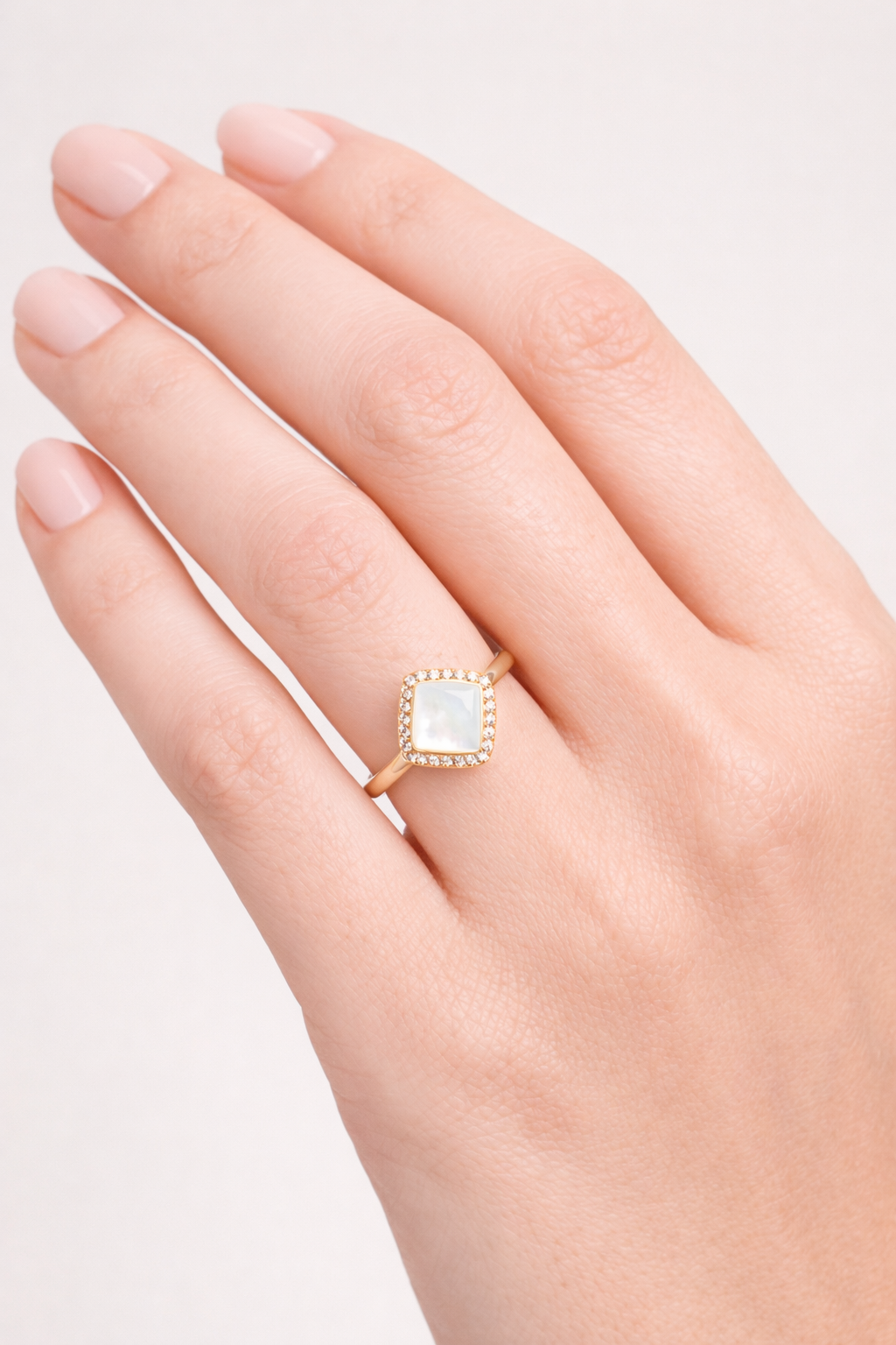 Mother Of Pearl Halo Ring |5| Mehrooh