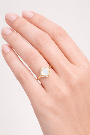 Mother Of Pearl Halo Ring |5| Mehrooh