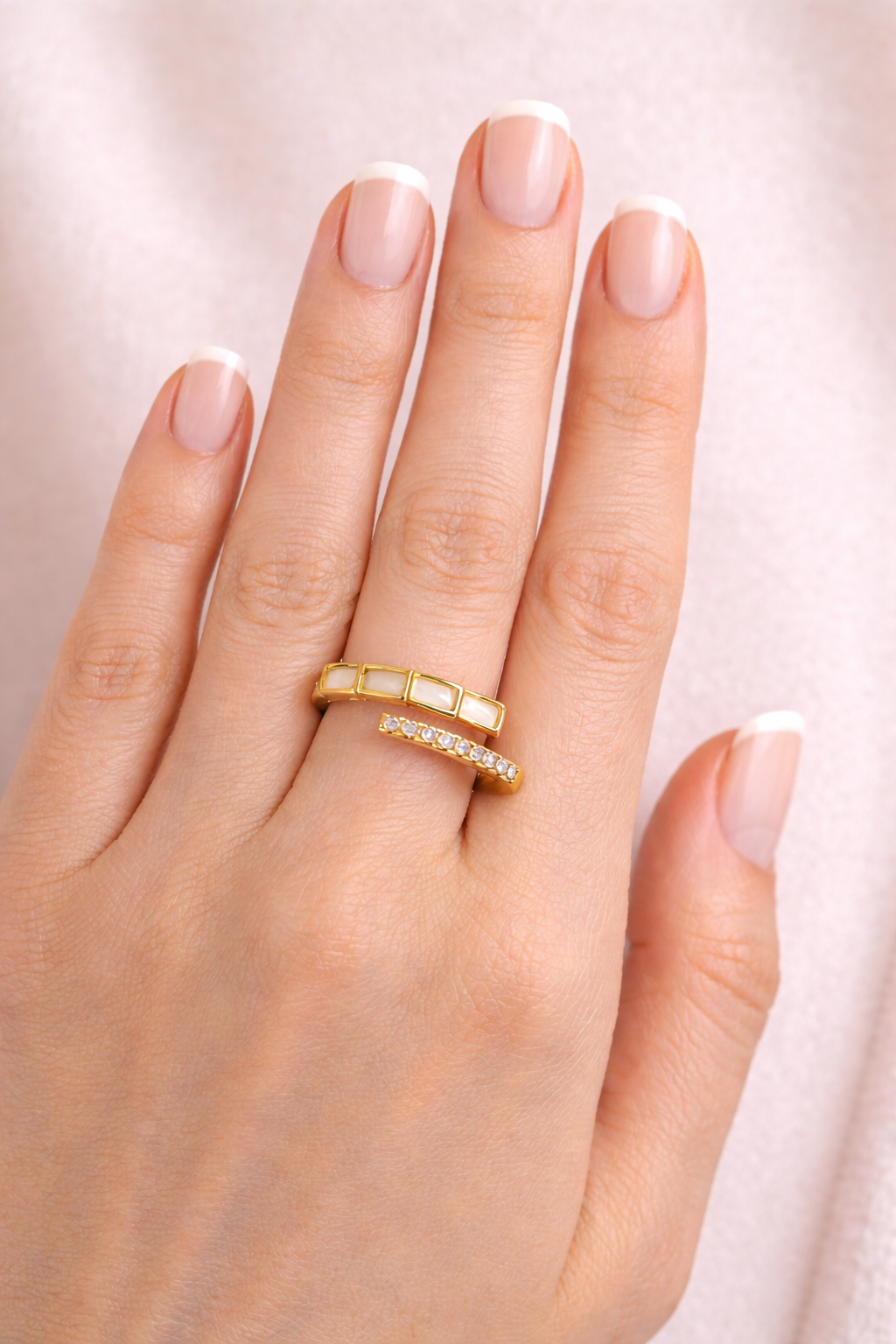 Mother Of Pearl Crystal Ring |2| Mehrooh